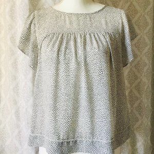 Short-sleeve Blouse / Top